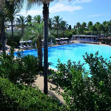 Paradise 4* オートラント